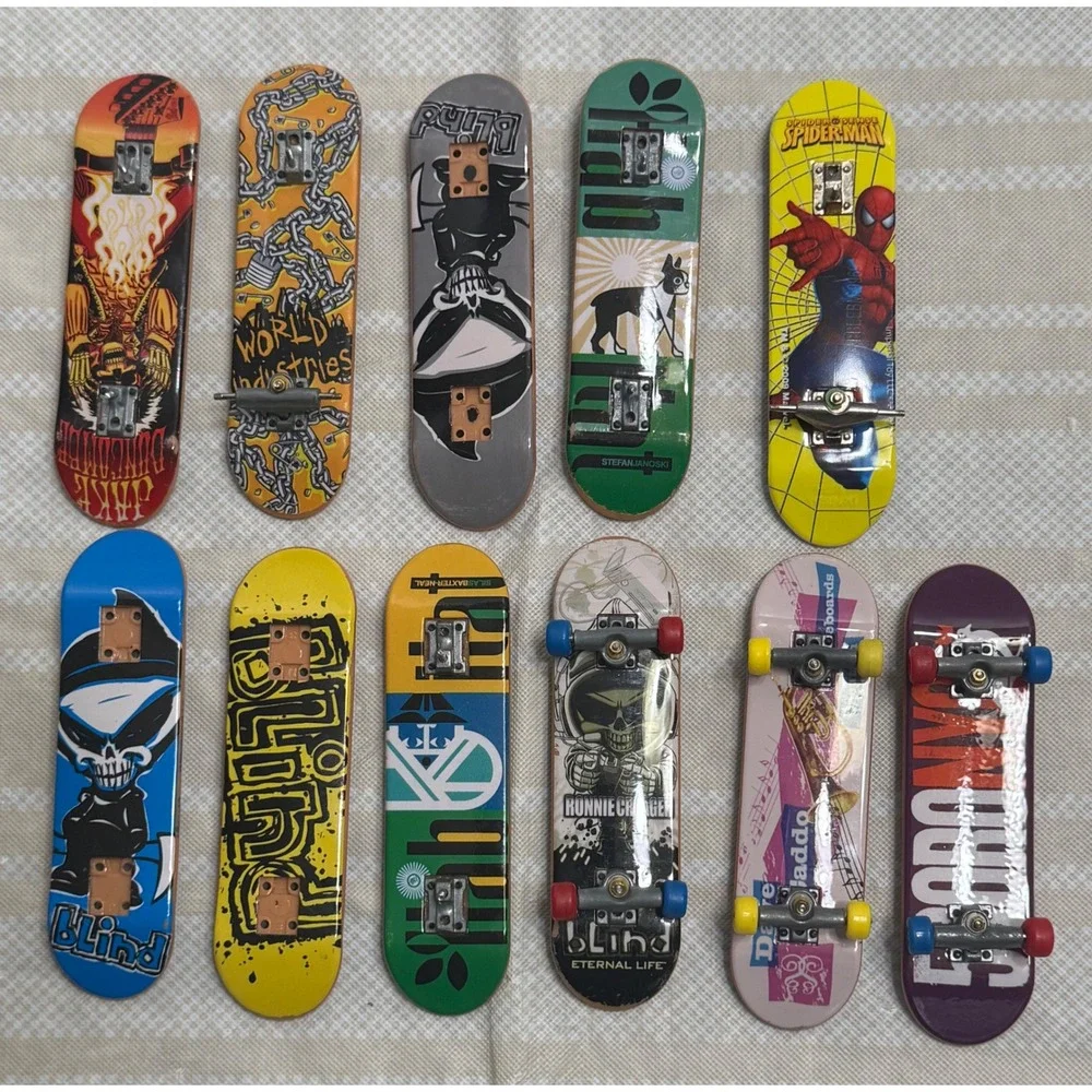 Vintage Tech Deck Lot 11 Fingerboards World Industries Blind Spider-Man Case
